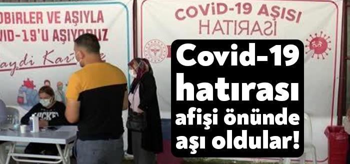Kocaeli'de, Kartepe İlçe Sağlık Müdürlüğü bahçesinde 'Covid-19 aşısı hatırası' yazılı