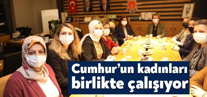 Cumhur İttifakı ortakları AK Parti Kocaeli İl Kadın Kolları Başkanı