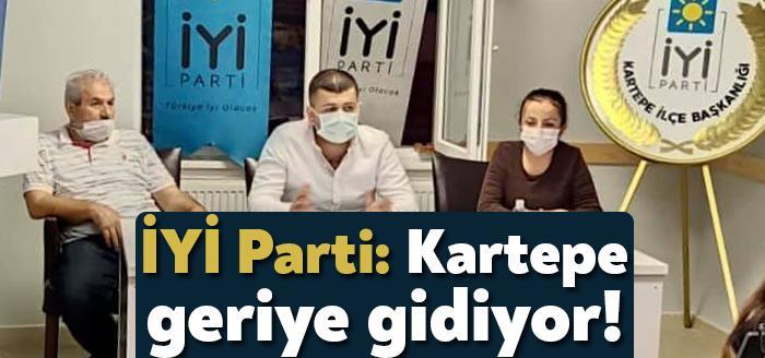 İYİ Parti Kartepe İlçe Başkanı Haluk Tamyüksel, ilçe binasında mahalle