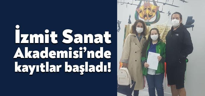 Keşfedilmeyi bekleyen yüzlerce yeteneğin tarandığı İzmit Belediyesi Sanat Akademisi’nde eğitim