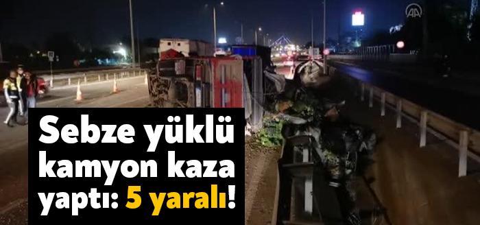 Kocaeli'nin Gebze ilçesinde sebze yüklü kamyonun kamyonete arkadan çarpması sonucu