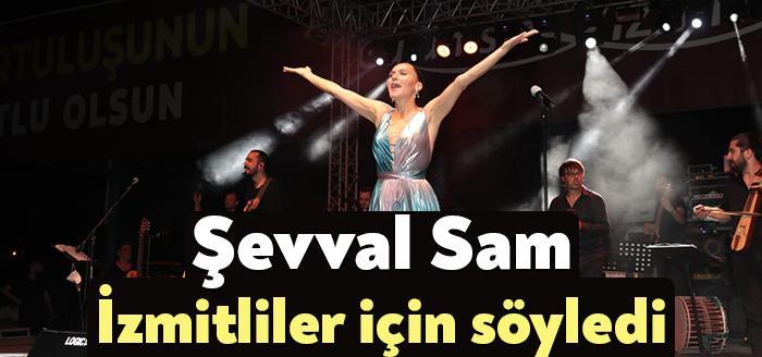 İzmit’in düşman işgalinden kurtuluşunun 100.yılı kutlamalarında ünlü sanatçı Şevval Sam