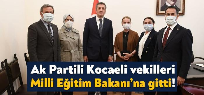 Ak Parti Kocaeli vekilleri Cemil Yaman, Radiye Sezer Katırcıoğlu, Mehmet