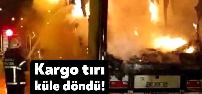 TEM Otoyolu'nda tır alevlere teslim oldu Dorse kısmındaki kargolar tamamen