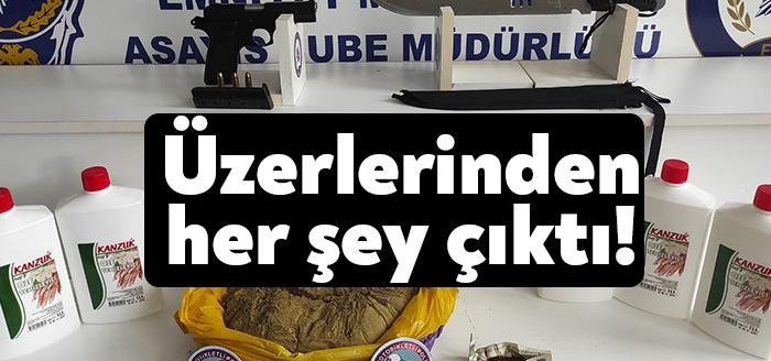 İzmit Zabıtan Mahallesinde durdurularak üst araması yapılan 2 kişinin üzerinden