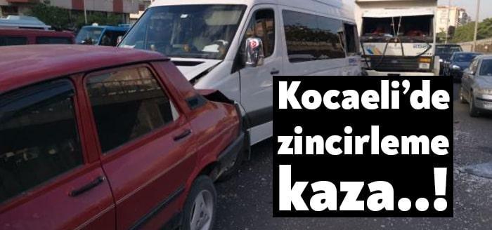 Kocaeli'nin Gebze ilçesinde D-100 karayolunda 4 aracın karıştığı zincirleme trafik
