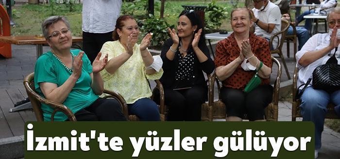 ‘Sahne Senin, Müzik Senin’ etkinlikleriyle yerel müzisyenleri vatandaşlarla müzik dinletilerinde