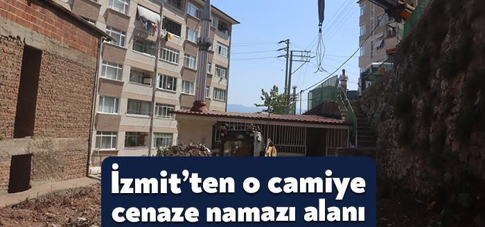 İzmit Belediyesi, Serdar Mahallesi’ndeki Köşem Camii’nde yeni cenaze namazı alanı