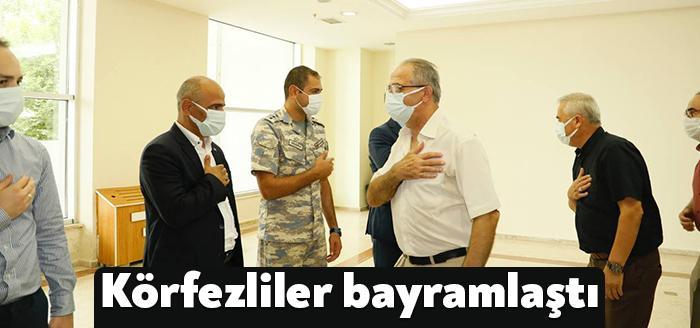 Körfez’de geleneksel kent bayramlaşması Tütünçiftlik Kültür Merkezi’nde gerçekleştirildi. Protokol üyeleri