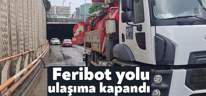 Kocaeli’nin Gebze ilçesinde aniden bastıran yağmurla birlikte Eskihisar feribot yolundaki
