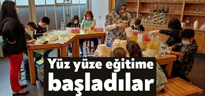 Kocaeli Büyükşehir Belediyesi Kocaeli Bilim Merkezi’nde yüz yüze eğitimler verilmeye