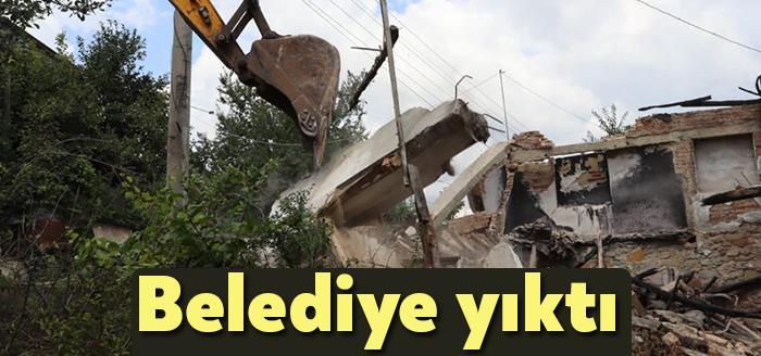 İzmit Belediyesi, kentte görüntü kirliliğine neden olan, tehlike arz eden
