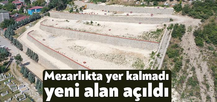 Dilovası Orhangazi Mezarlığı’ndaki çalışmalarda sona yaklaşan Büyükşehir ekipleri, harpuşta ve