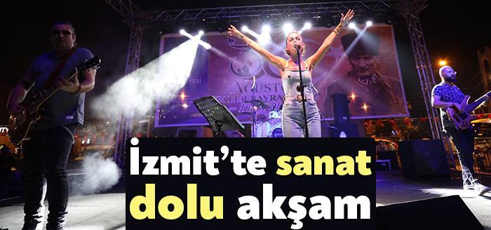 Kocaeli Haber - İzmit Belediyesinin 30 Ağustos Zafer Bayramı kutlamalarında