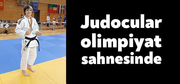 Büyükşehir Kağıtspor’un milli judocuları ay yıldızlı bayrağı dünyanın en büyük