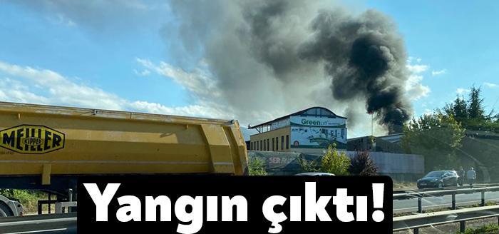 Kocaeli Kartepe Uzuntarla mevkiinde bulunan Serfloor fabrikasının deposunda yangın çıktı.