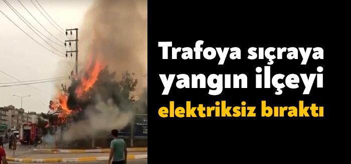 Kocaeli'nin Derince ilçesinde yol kenarında bulunan ağaçlık alanda çıkan yangın,