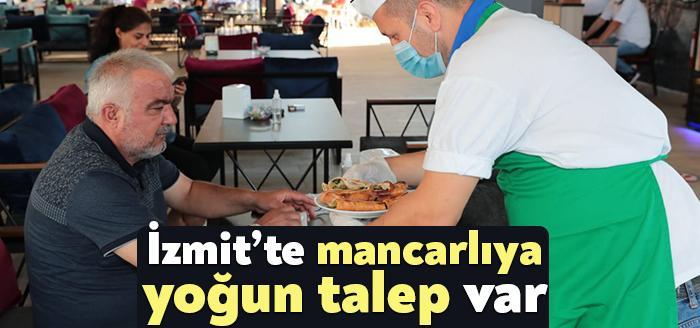 Ferah ve kaliteli ortamıyla vatandaşların uğrak nokrası olan Gülümse Kafe’nin