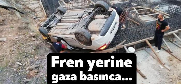 Kocaeli'nin Derince ilçesinde sürücüsünün fren yerine gaza bastığı otomobil bina