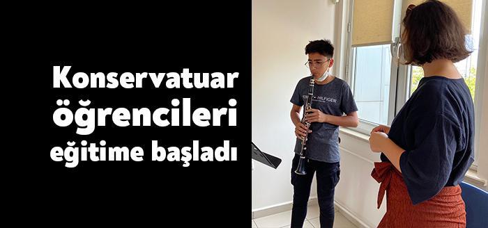 Pandemi nedeniyle derslerini online gerçekleştiren Büyükşehir Belediye Konservatuarı, yeni eğitim
