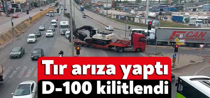 Kocaeli'nin Derince ilçesinde liman ışıklarında bir tır arıza yaptı. İstanbul