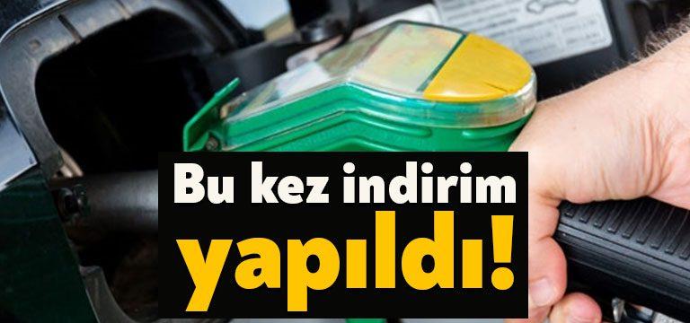 Benzinde litre başına 176 kuruş, motorinde 93 kuruş indirim yapıldı.