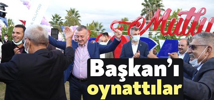 Kocaeli Büyükşehir’in toplu nikah töreninde 46 Roman çift dünya evine