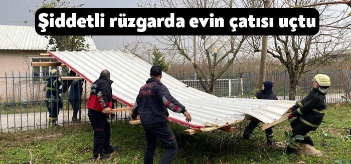 Kocaeli Haber -Kocaeli'nin Kartepe ilçesinde şiddetli rüzgar sebebiyle iki katlı