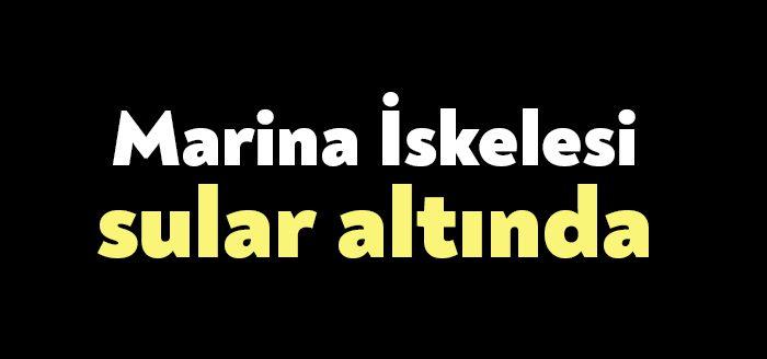 Kocaeli Haber- Kocaeli’de fırtına nedeniyle deniz yükseldi. İzmit Marina İskelesi