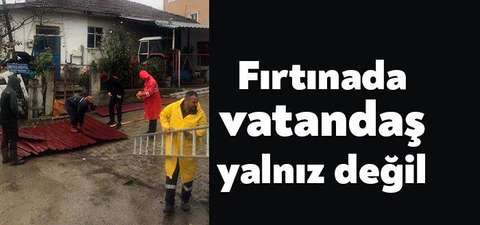 Kocaeli Haber-Fırtınaya karşı seferber olan Büyükşehir ekipleri, vatandaşların herhangi bir