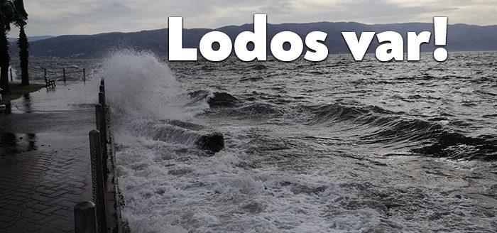 Kocaeli Haber- Kocaeli'de öğle saatlerinden itibaren etkili olan şiddetli lodos