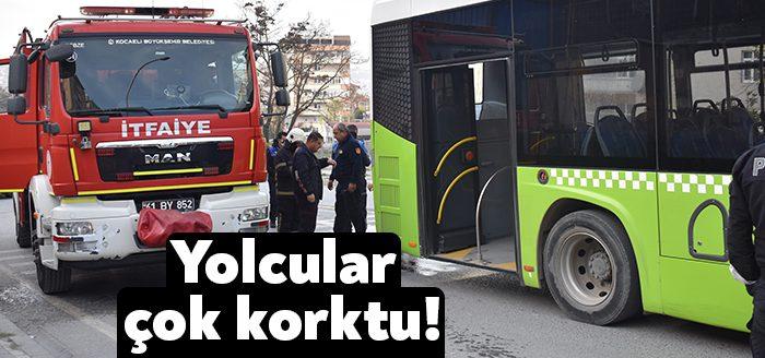 Kocaeli Haber-Kocaeli'nin Gebze ilçesinde seyir halindeki belediye otobüsünün motor kısmında