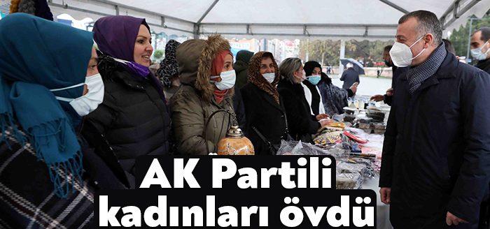 AK Parti Kadın Kolları’nın organize ettiği kermese katılan Başkan Büyükakın,