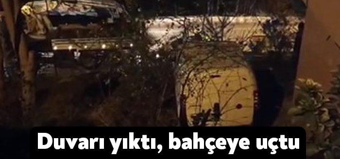 Kocaeli’nin Gebze ilçesinde bir hafif ticari araç, sürücüsünün direksiyon hakimiyetini