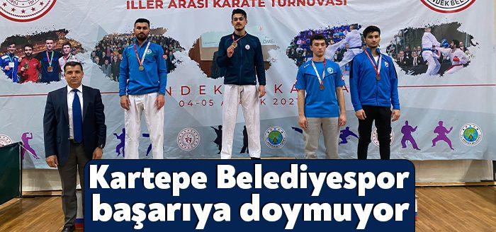 Kartepe Belediyesporlu sporcular Sakarya’da düzenlenen turnuvadan madalya ile döndüler.