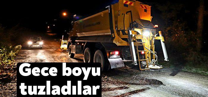 Başiskele Belediyesi'nin karla mücadele ekipleri, kar yağışı sonrası oluşabilecek buzlanma