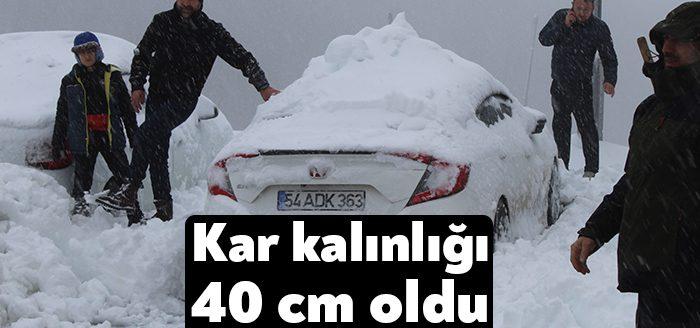 Kocaeli'de Kartepe'nin zirvelerine beklenen yoğun kar yağışının başlamasının ardından kar