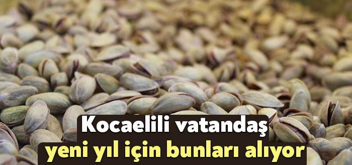Kocaeli'de yeni yıla 11 gün kala kuruyemiş tezgahlarında çeşit çeşit