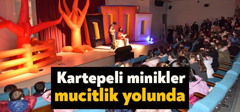 Kartepe Belediyesi’nin kültür- sanat etkinlikleri kapsamında çocuklara özel düzenlediği tiyatro