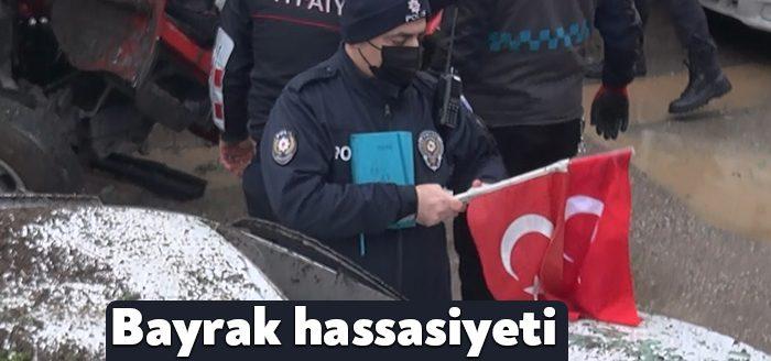  Kocaeli'de meydana gelen trafik kazasında toprak ve cam kırıklarının arasından