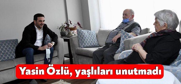 Başiskele Belediye Başkanı Yasin Özlü, yaşlı bireyleri evlerinde ziyaret etti.