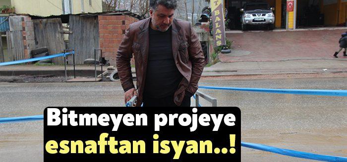 Kocaeli'nin İzmit ilçesinde bulunan Turan Güneş Caddesi'nde elektrik borularını alttan