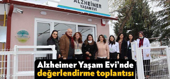 İzmit Belediyesi Sosyal Destek Hizmetleri Müdürlüğü yetkilileri, İzmit Belediyesi