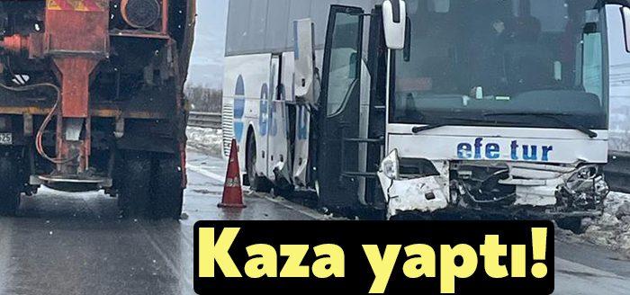 Efe Tur'a ait bir otobüs, sabah saatlerinde Anadolu Otoyolu Bolu