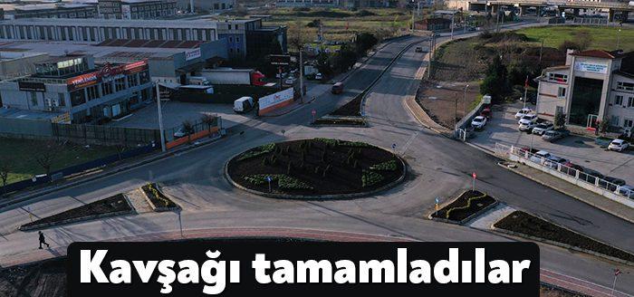 Kocaeli Büyükşehir tarafından İzmit Sanayi Mahallesi Hayrettin Uzun Caddesi’nde yol