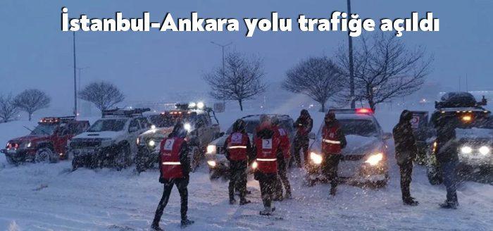 Karayolları Genel Müdürlüğü, yoğun kar yağışı nedeniyle dün akşam kapanan