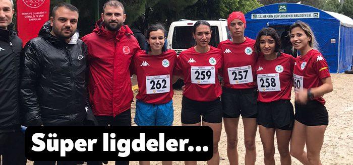 İzmit Belediyespor Atletizm Kadın Takımı, Mersin’de gerçekleştirilen Türkiye Kulüpler Kros
