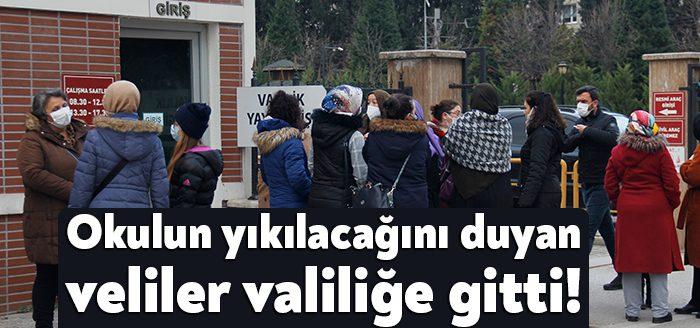 Kocaeli'de bulunan Mimar Sinan Anadolu Lisesinin deprem riski sebebiyle yıkımına