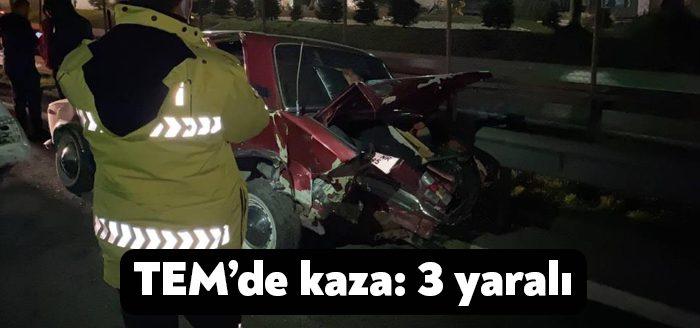 Kocaeli’nin Çayırova İlçesi TEM Otoyolu’nda bariyere çarpıp savrulan otomobil ile