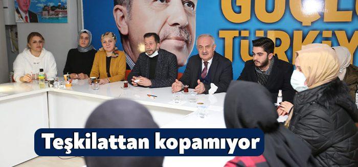 AK Parti Derince İlçe Kadın Kolları Yönetim Kurulu Toplantısı’na katılan